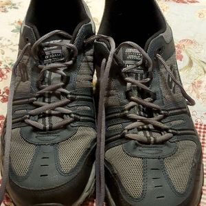 Mens Skechers M Fit athletic shoes size 13